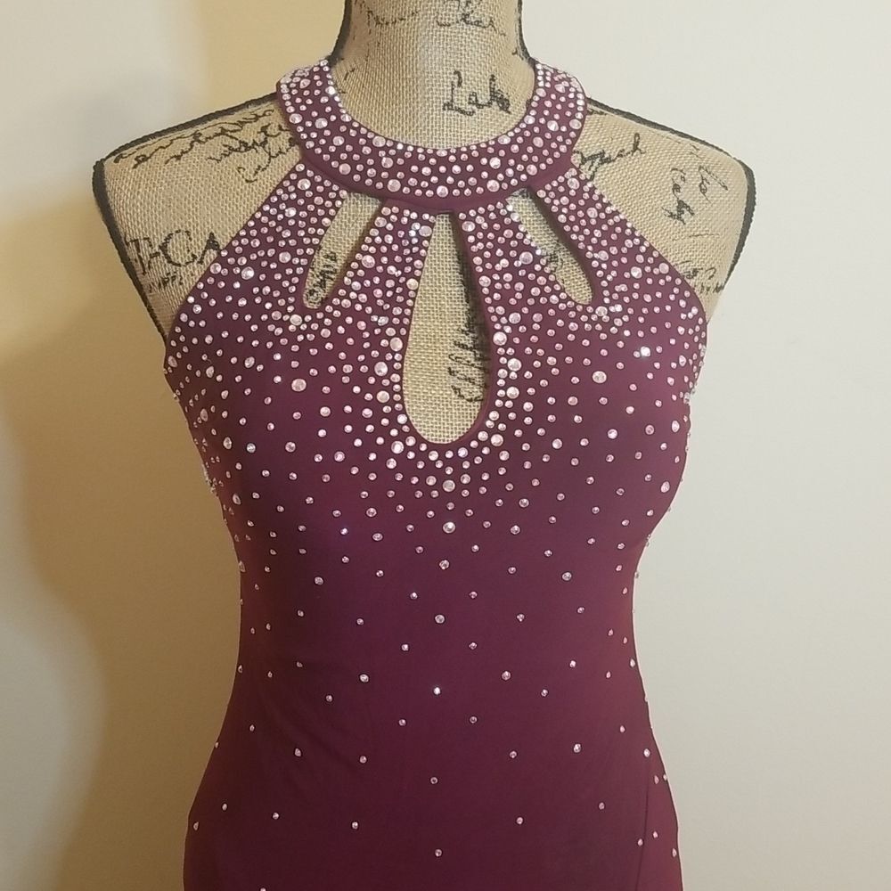 Morgan & Co. Burgundy Embellished Halter Maxi Gown Low Back Size 1/2 - Picture 3 of 10